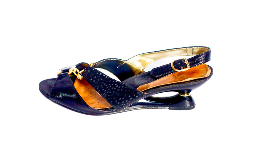 Vintage 70s Black and gold sandals UK 4.5